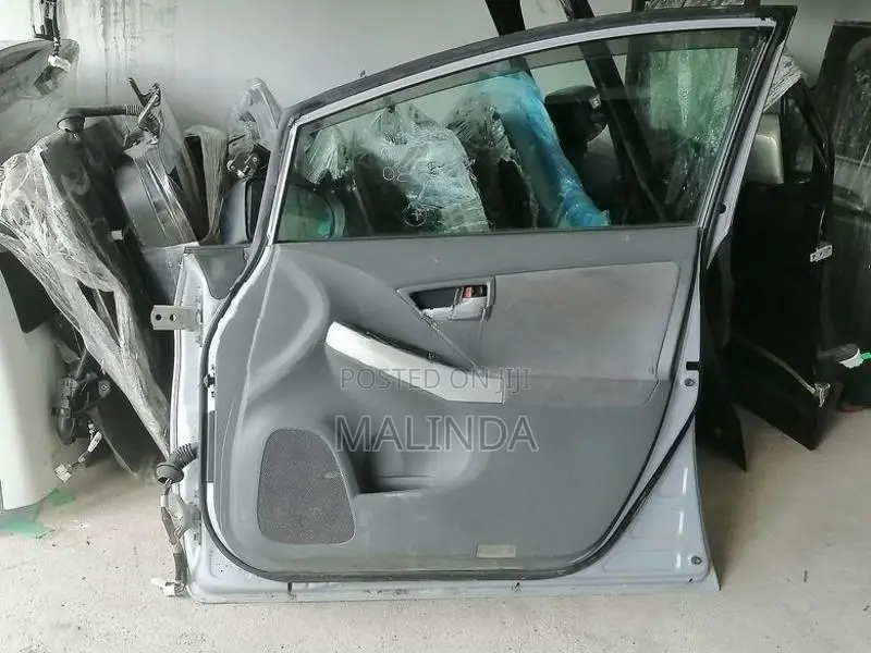 Toyota Prius 30 (ZVW30) RH Front Door - Reconditioned