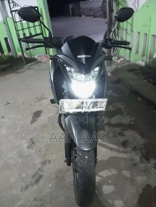 Honda CB Hornet 2021