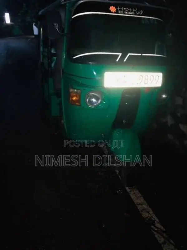 Bajaj RE 2010