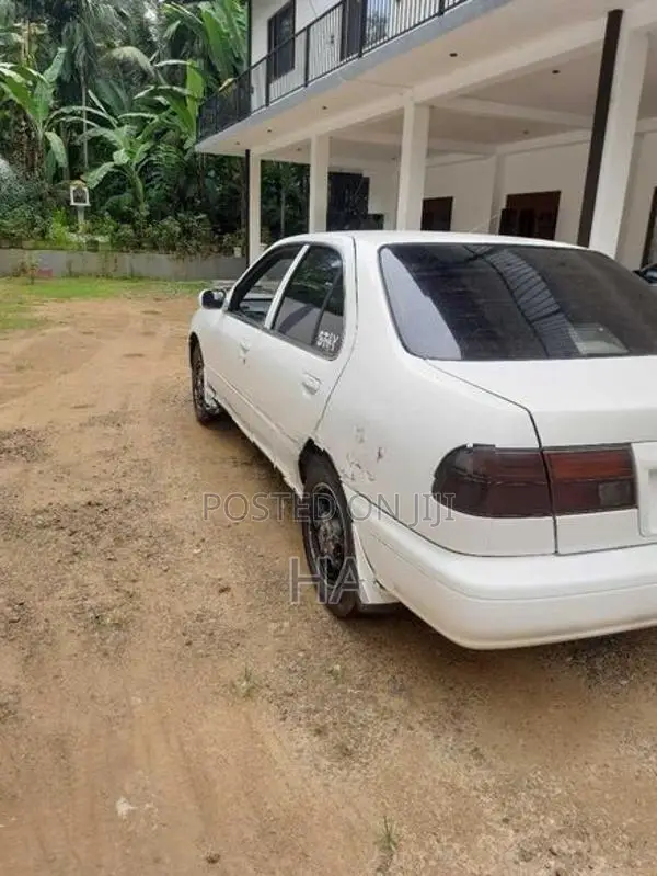 Nissan Sunny fb14 1996