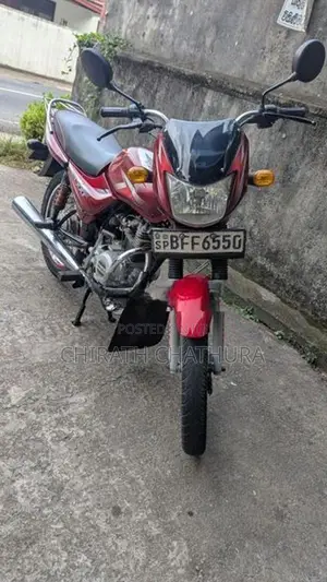 Bajaj CT100 2017