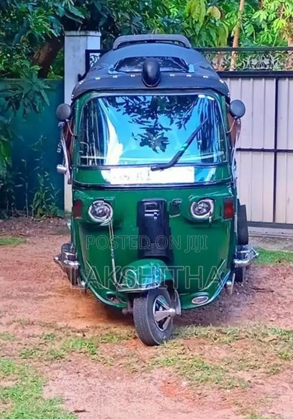 Bajaj RE 2013