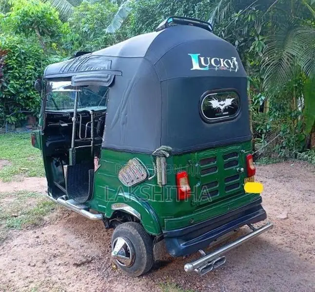 Bajaj RE 2013