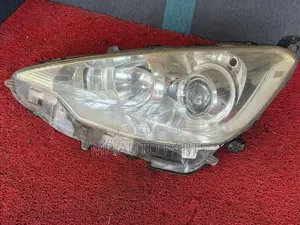 Toyota Aqua Head Light (Left)