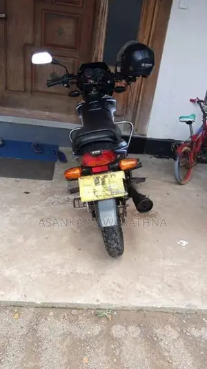 TVS Metro 2016