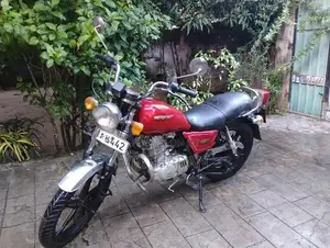 Suzuki GN 125 2000