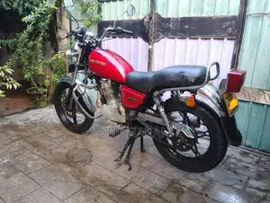 Suzuki GN 125 2000
