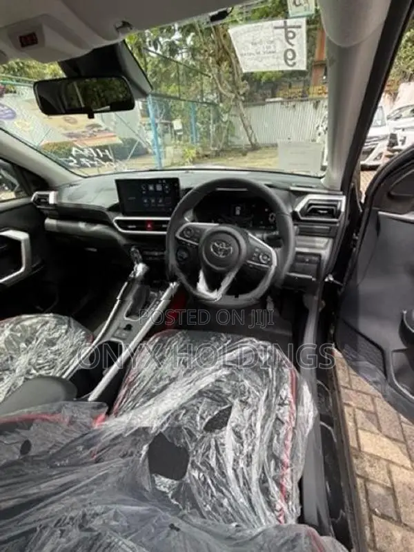 Toyota Raize Z Hybrid 1200cc 2026