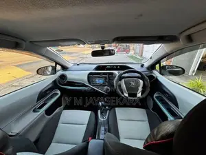 Toyota Aqua 2012