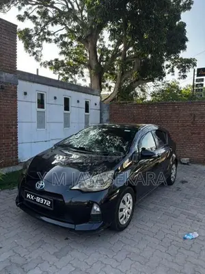 Toyota Aqua 2012
