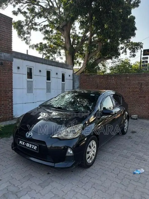 Toyota Aqua 2012