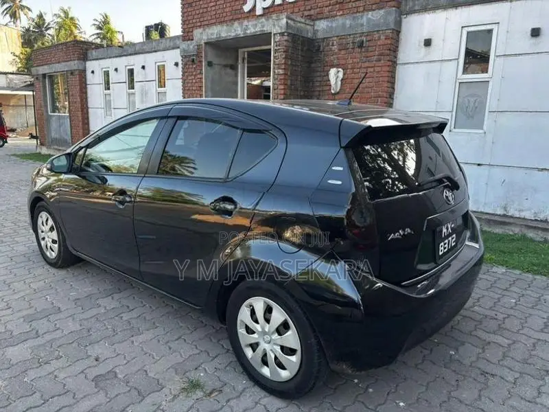 Toyota Aqua 2012