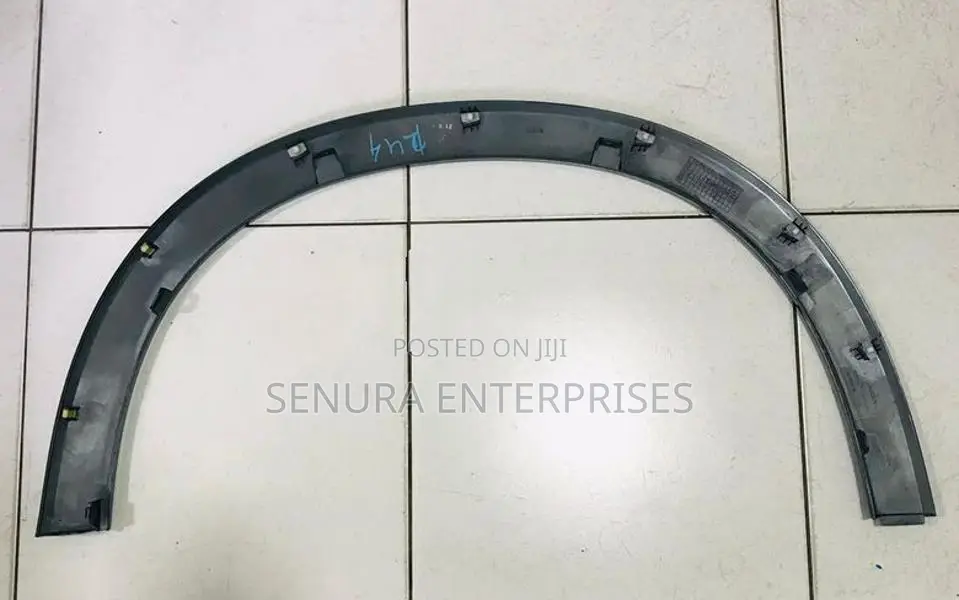 HONDA VEZEL RU3 FRONT WHEEL ARCH RH