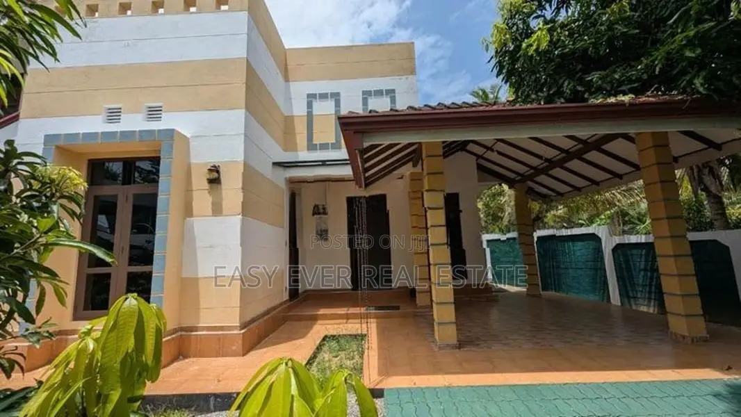 වෙන්නප්පුව නගරයට ආසන්නයෙන් අංග සම්පූර්ණ නිවසක්