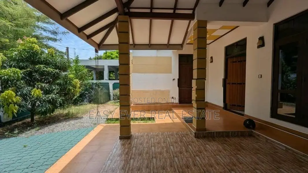 වෙන්නප්පුව නගරයට ආසන්නයෙන් අංග සම්පූර්ණ නිවසක්