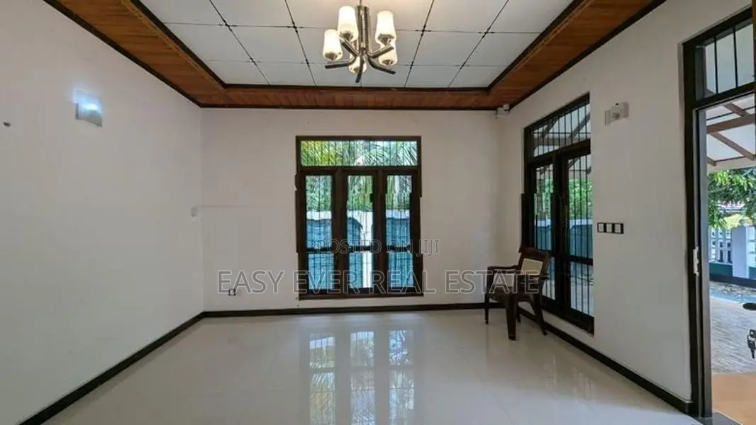 වෙන්නප්පුව නගරයට ආසන්නයෙන් අංග සම්පූර්ණ නිවසක්