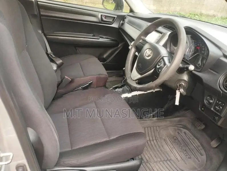 Toyota Axio 2016