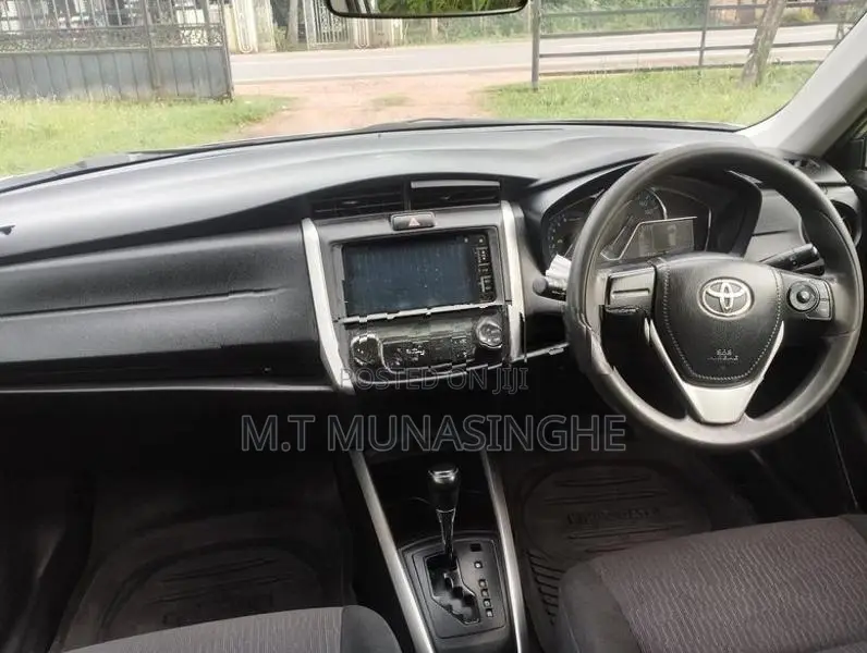 Toyota Axio 2016