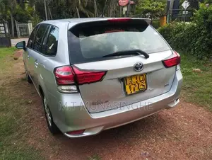 Toyota Axio 2016
