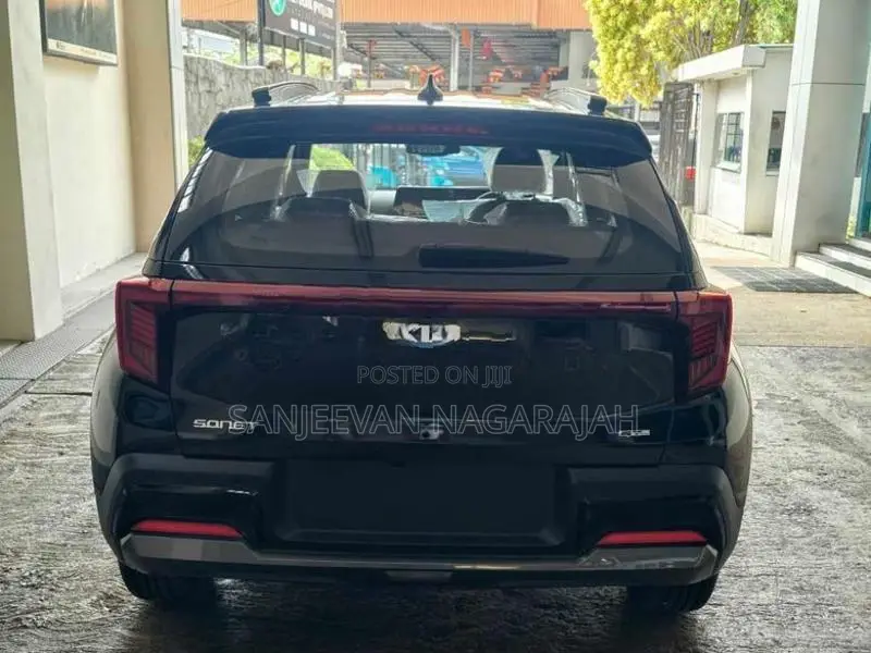 Kia Sonet GTX + 2023