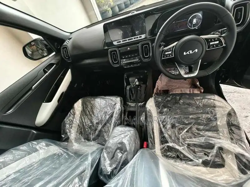 Kia Sonet GTX + 2023