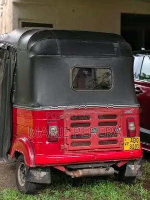 Bajaj RE 2017