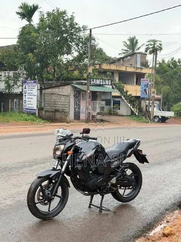Yamaha FZS V1 2011