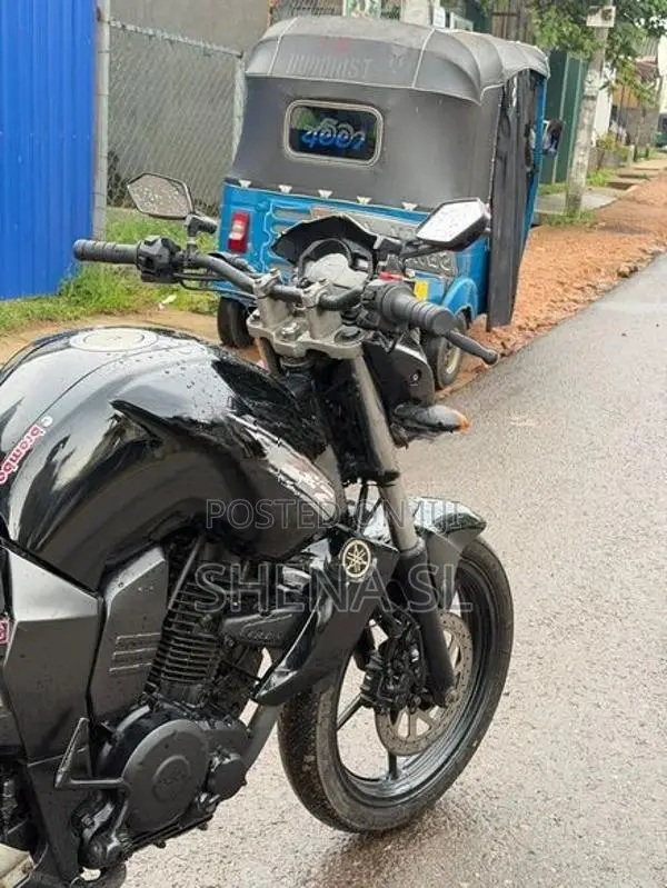 Yamaha FZS V1 2011