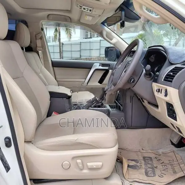 Toyota Land Cruiser Prado 2023