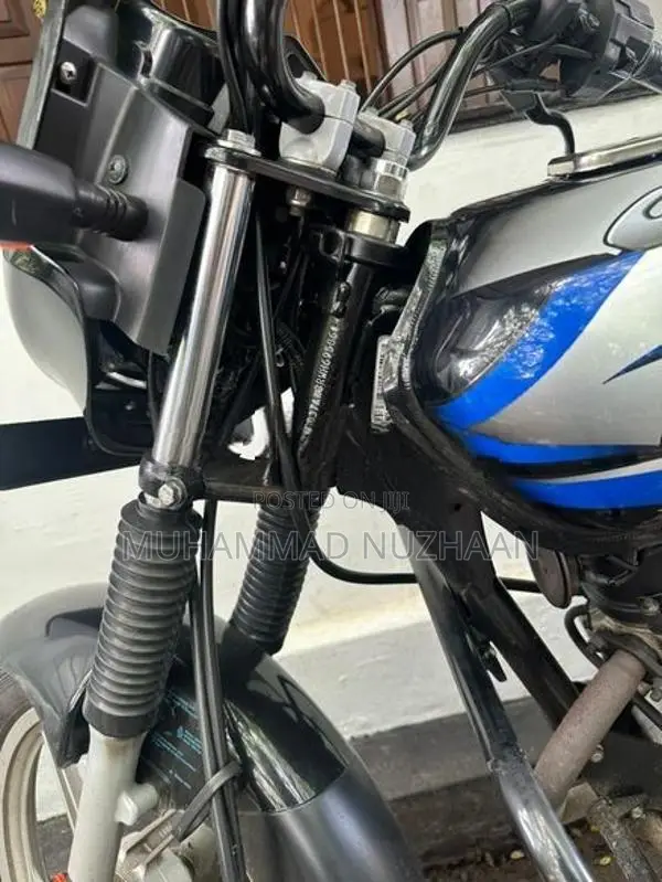 Bajaj CT100 ES 2025