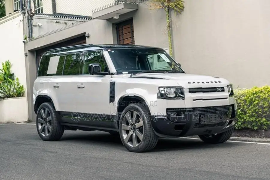 Land Rover Defender X-Dynamic HSE- P300E 2026