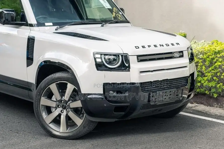 Land Rover Defender X-Dynamic HSE- P300E 2026