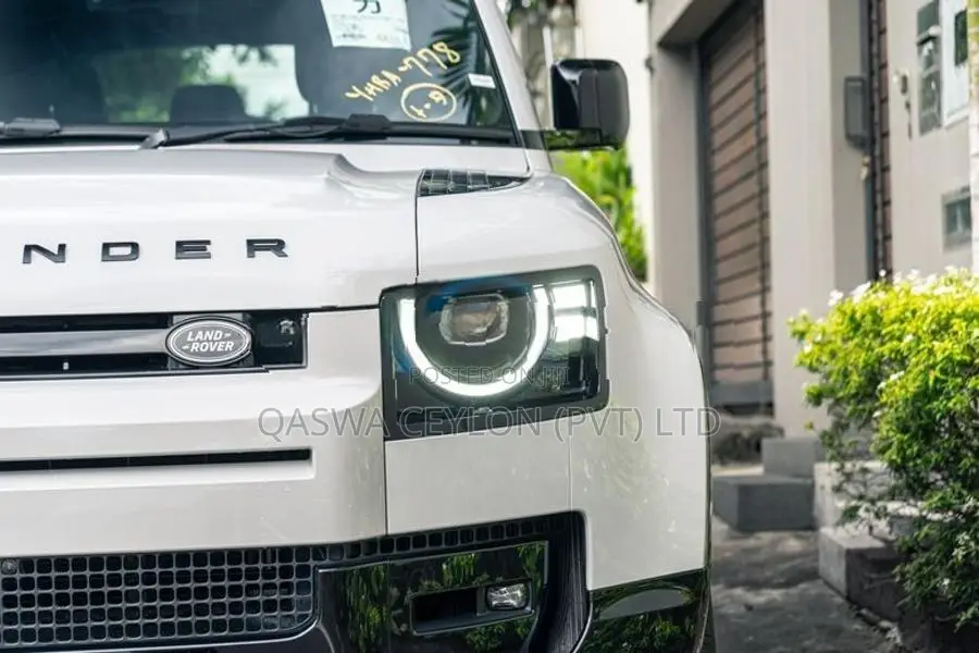 Land Rover Defender X-Dynamic HSE- P300E 2026