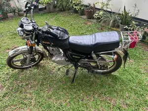Suzuki GN 125 2025