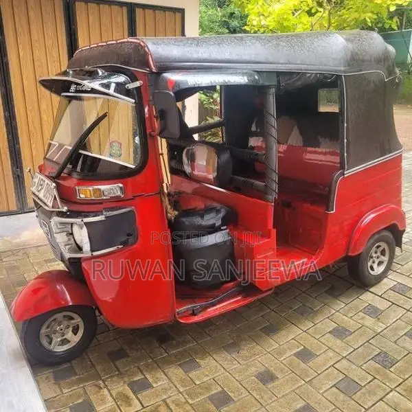 Bajaj RE Three Wheeler 2017