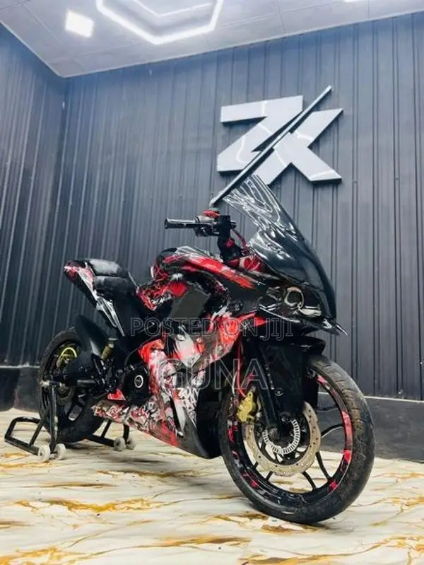 Bajaj Pulsar RS200 2019