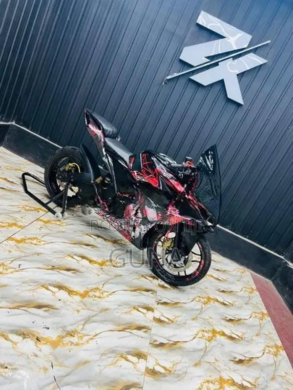 Bajaj Pulsar RS200 2019