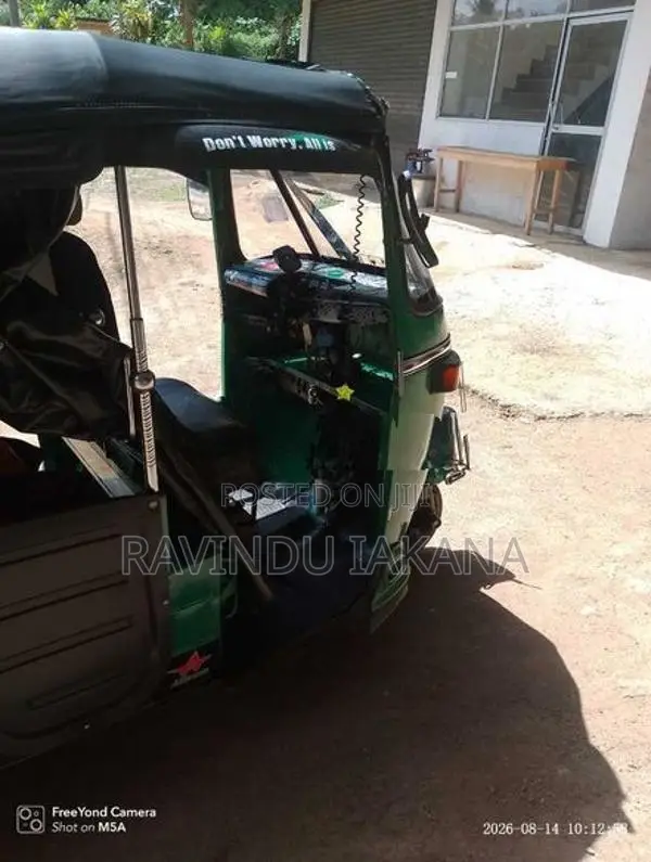 Bajaj RE 2008