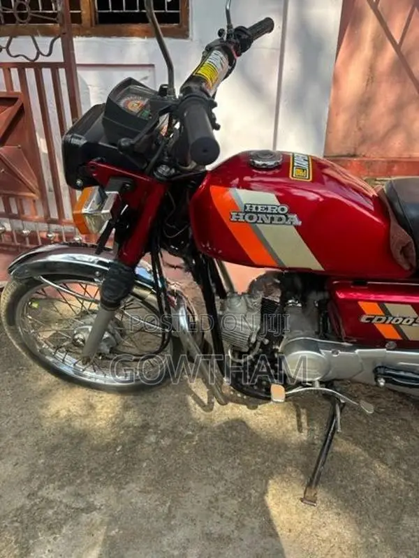 Hero CD 100 2003