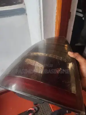 Toyota Prius 2nd Gen Tail Light