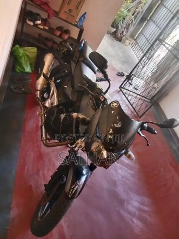 Bajaj Pulsar 200 2008