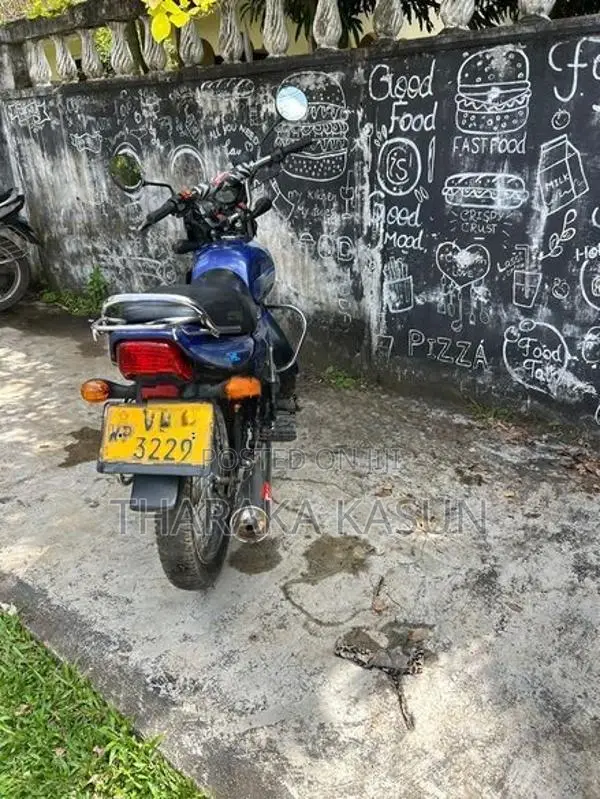 Bajaj CT100 2011