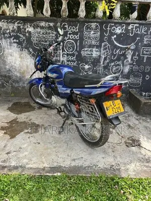 Bajaj CT100 2011