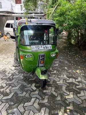 Bajaj RE 2012