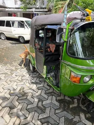 Bajaj RE 2012