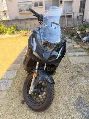 Honda ADV 160 2025