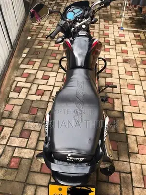 Bajaj Discover 2015