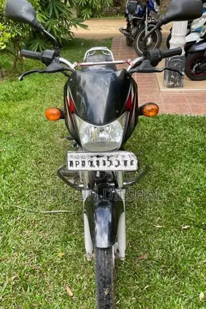 Bajaj CT100 2019