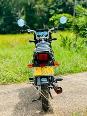 Bajaj CT100 2016