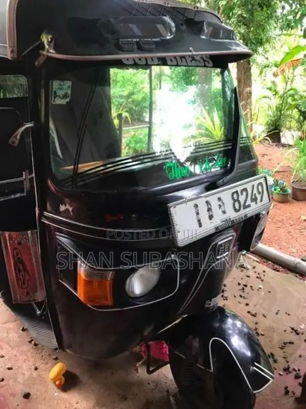 Bajaj RE 2012